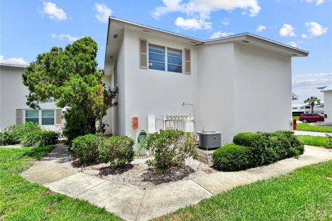 Condominio en venta en Saint Petersburg, Florida, 1 dormitorio, 67.35 m2 № 1816095 - foto 3