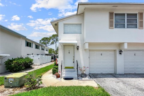 Condominio en venta en Saint Petersburg, Florida, 1 dormitorio, 67.35 m2 № 1816095 - foto 4