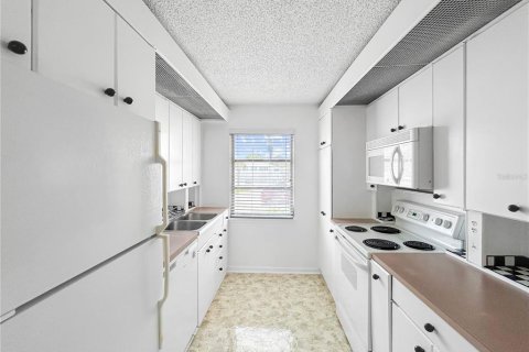 Condominio en venta en Saint Petersburg, Florida, 1 dormitorio, 67.35 m2 № 1816095 - foto 17