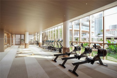 Condo in Miami, Florida, 2 bedrooms  № 2037385 - photo 16