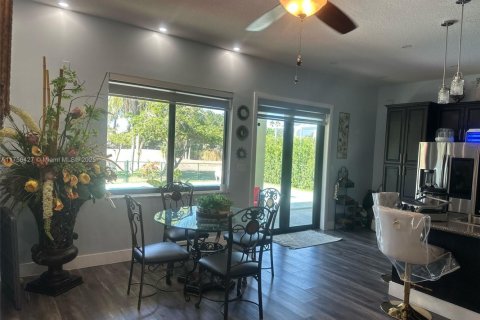 House in Homestead, Florida 4 bedrooms, 195 sq.m. № 1867503 - photo 16
