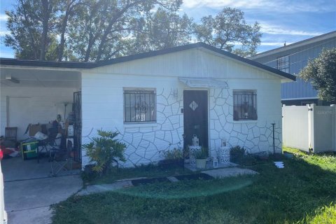 Casa en venta en Tampa, Florida, 2 dormitorios, 62.43 m2 № 1878333 - foto 1
