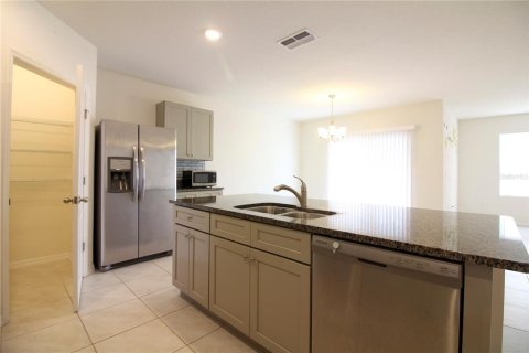 Villa ou maison à louer à Winter Haven, Floride: 4 chambres, 171.96 m2 № 2385891 - photo 11