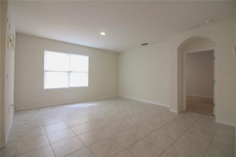 Villa ou maison à louer à Winter Haven, Floride: 4 chambres, 171.96 m2 № 2385891 - photo 6