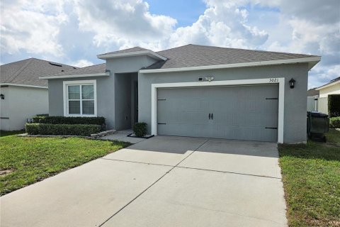 Villa ou maison à louer à Winter Haven, Floride: 4 chambres, 171.96 m2 № 2385891 - photo 3
