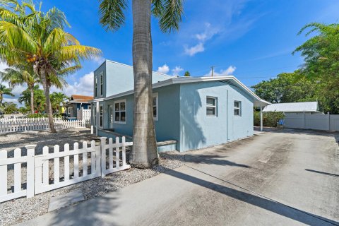 Villa ou maison à louer à North Palm Beach, Floride: 2 chambres, 89.19 m2 № 2084303 - photo 4