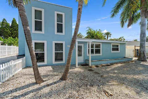 Villa ou maison à louer à North Palm Beach, Floride: 2 chambres, 89.19 m2 № 2084303 - photo 12