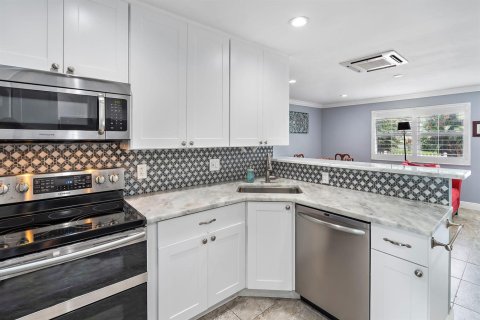 Villa ou maison à louer à North Palm Beach, Floride: 2 chambres, 89.19 m2 № 2084303 - photo 20