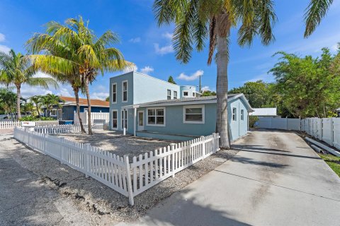 Villa ou maison à louer à North Palm Beach, Floride: 2 chambres, 89.19 m2 № 2084303 - photo 3