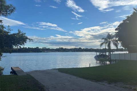 Villa ou maison à vendre à Apopka, Floride: 3 chambres, 284.84 m2 № 2396648 - photo 3