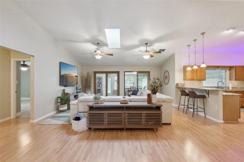 Villa ou maison à vendre à Apopka, Floride: 3 chambres, 284.84 m2 № 2396648 - photo 7