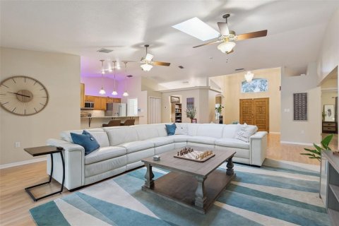 Villa ou maison à vendre à Apopka, Floride: 3 chambres, 284.84 m2 № 2396648 - photo 9