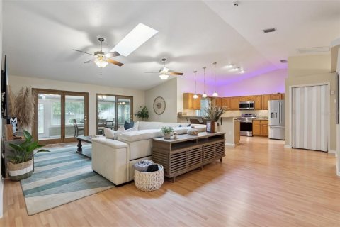 Villa ou maison à vendre à Apopka, Floride: 3 chambres, 284.84 m2 № 2396648 - photo 10
