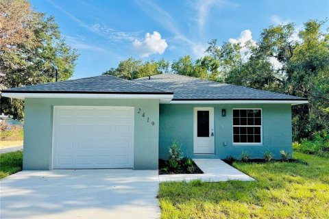 House in Lakeland, Florida 3 bedrooms, 122.82 sq.m. № 1906515 - photo 1