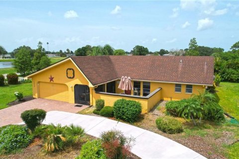 Casa en venta en Sun City Center, Florida, 3 dormitorios, 148.36 m2 № 1879136 - foto 1