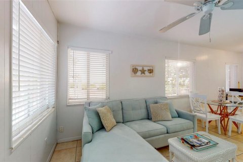 Hotel in Treasure Island, Florida 309.64 sq.m. № 2120089 - photo 2