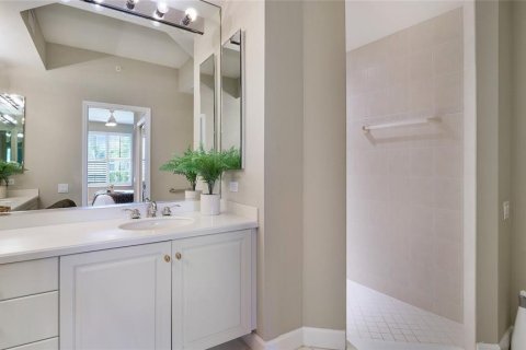 Купить кондоминиум в Сарасота, Флорида 7 комнат, 154.5м2, № 1913429 - фото 7