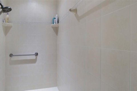 Купить кондоминиум в Сарасота, Флорида 7 комнат, 154.5м2, № 1913429 - фото 8