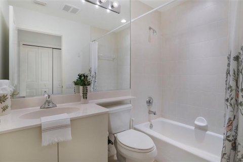 Купить кондоминиум в Сарасота, Флорида 7 комнат, 154.5м2, № 1913429 - фото 27