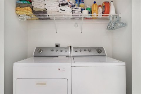 Купить кондоминиум в Сарасота, Флорида 7 комнат, 154.5м2, № 1913429 - фото 28