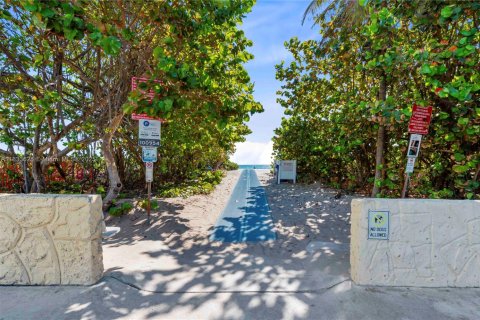 Condo in Pompano Beach, Florida, 1 bedroom  № 1936792 - photo 19
