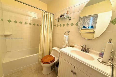 Condo in Pompano Beach, Florida, 1 bedroom  № 1936792 - photo 18
