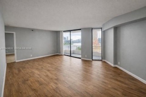 Condominio en venta en Aventura, Florida, 1 dormitorio, 102.56 m2 № 2006304 - foto 4