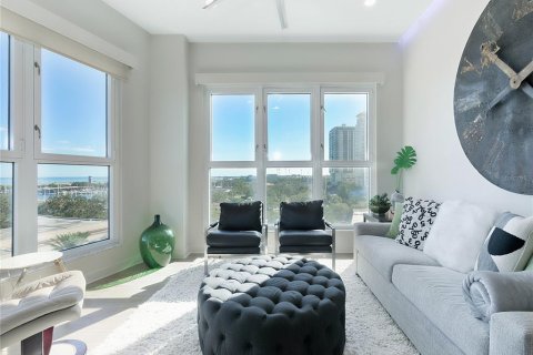 Condo in Saint Petersburg, Florida, 3 bedrooms  № 2368721 - photo 5