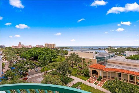 Condo in Saint Petersburg, Florida, 3 bedrooms  № 2368721 - photo 7