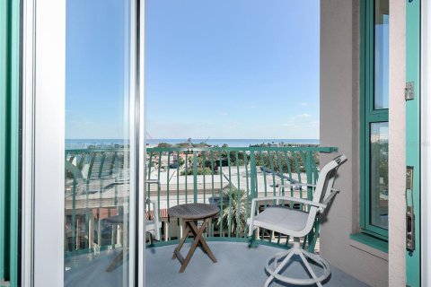 Condo in Saint Petersburg, Florida, 3 bedrooms  № 2368721 - photo 14