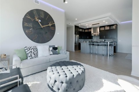 Condo in Saint Petersburg, Florida, 3 bedrooms  № 2368721 - photo 11
