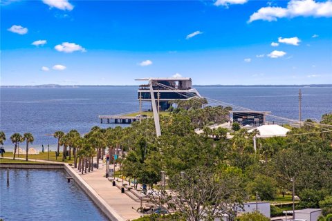 Condo in Saint Petersburg, Florida, 3 bedrooms  № 2368721 - photo 9