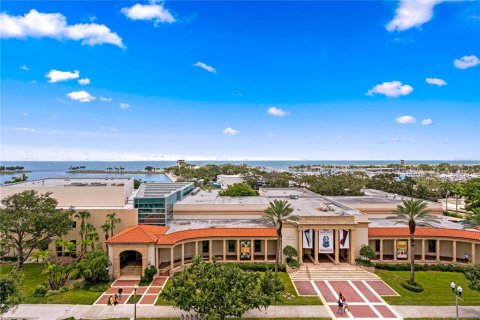 Condo in Saint Petersburg, Florida, 3 bedrooms  № 2368721 - photo 8