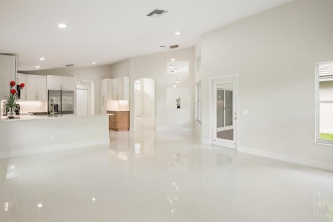House in Boynton Beach, Florida 3 bedrooms, 227.24 sq.m. № 2275302 - photo 11