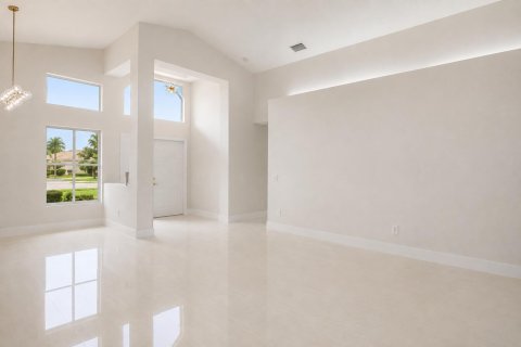 House in Boynton Beach, Florida 3 bedrooms, 227.24 sq.m. № 2275302 - photo 5