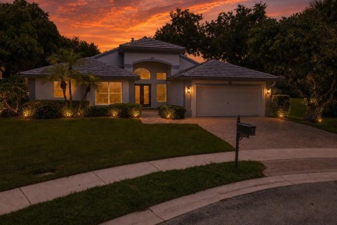 House in Boynton Beach, Florida 3 bedrooms, 227.24 sq.m. № 2275302 - photo 2