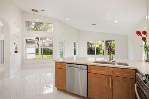 House in Boynton Beach, Florida 3 bedrooms, 227.24 sq.m. № 2275302 - photo 16