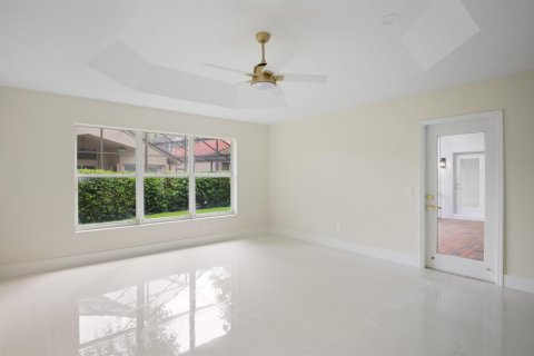 House in Boynton Beach, Florida 3 bedrooms, 227.24 sq.m. № 2275302 - photo 18