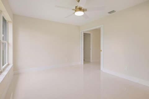 House in Boynton Beach, Florida 3 bedrooms, 227.24 sq.m. № 2275302 - photo 30