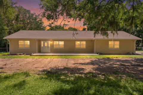 House in Ocala, Florida 4 bedrooms, 205.96 sq.m. № 2231566