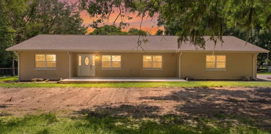 House in Ocala, Florida 4 bedrooms, 205.96 sq.m. № 2231566