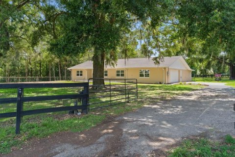 House in Ocala, Florida 4 bedrooms, 205.96 sq.m. № 2231566 - photo 4