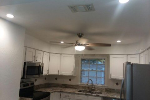 House in New Smyrna Beach, Florida 3 bedrooms, 123.19 sq.m. № 2099368 - photo 16