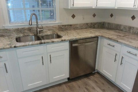 House in New Smyrna Beach, Florida 3 bedrooms, 123.19 sq.m. № 2099368 - photo 17