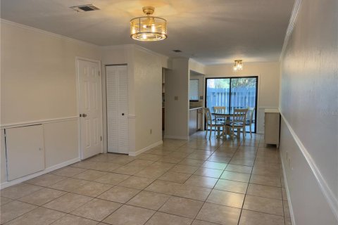 Condominio en venta en Gainesville, Florida, 2 dormitorios, 87.14 m2 № 2095522 - foto 12