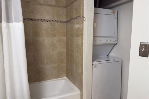 Condominio en venta en Gainesville, Florida, 2 dormitorios, 87.14 m2 № 2095522 - foto 30