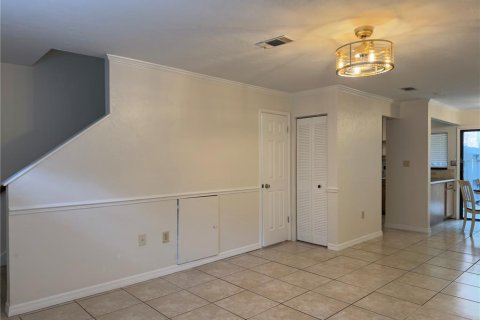 Condominio en venta en Gainesville, Florida, 2 dormitorios, 87.14 m2 № 2095522 - foto 11