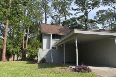 Condominio en Gainesville, Florida, 2 dormitorios № 2095522