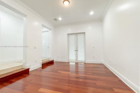 Adosado en venta en Pinecrest, Florida, 4 dormitorios, 297.47 m2 № 2034793 - foto 8