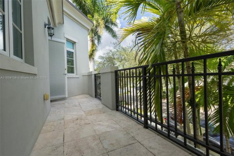 Adosado en venta en Pinecrest, Florida, 4 dormitorios, 297.47 m2 № 2034793 - foto 28